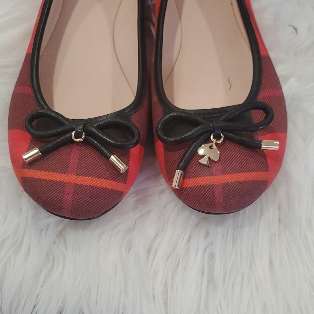 Kate Spade Preppy  Red and Black Flats with Bow Accent - Picture 13 of 14